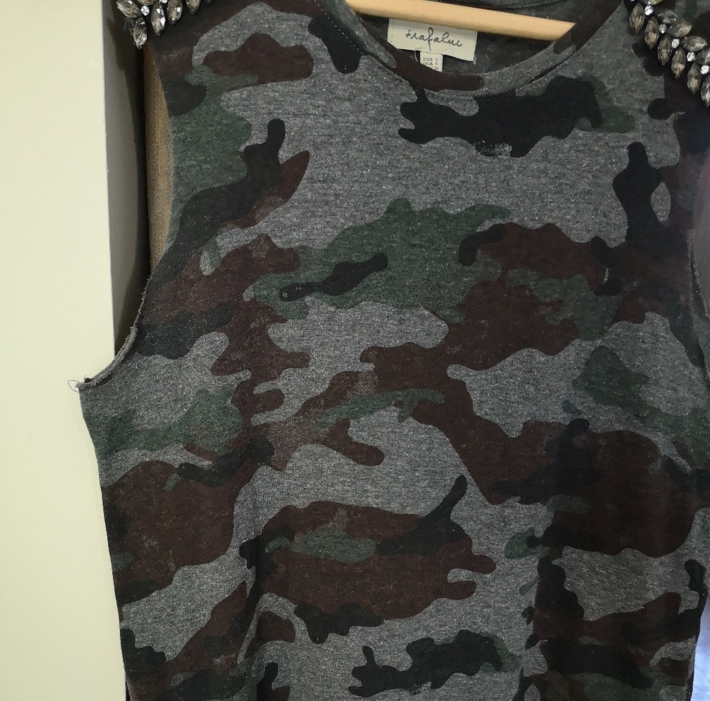Zara sleeveless t shirt camouflage print